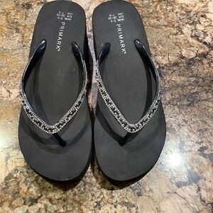 Heeled thong sandal with sequin accent